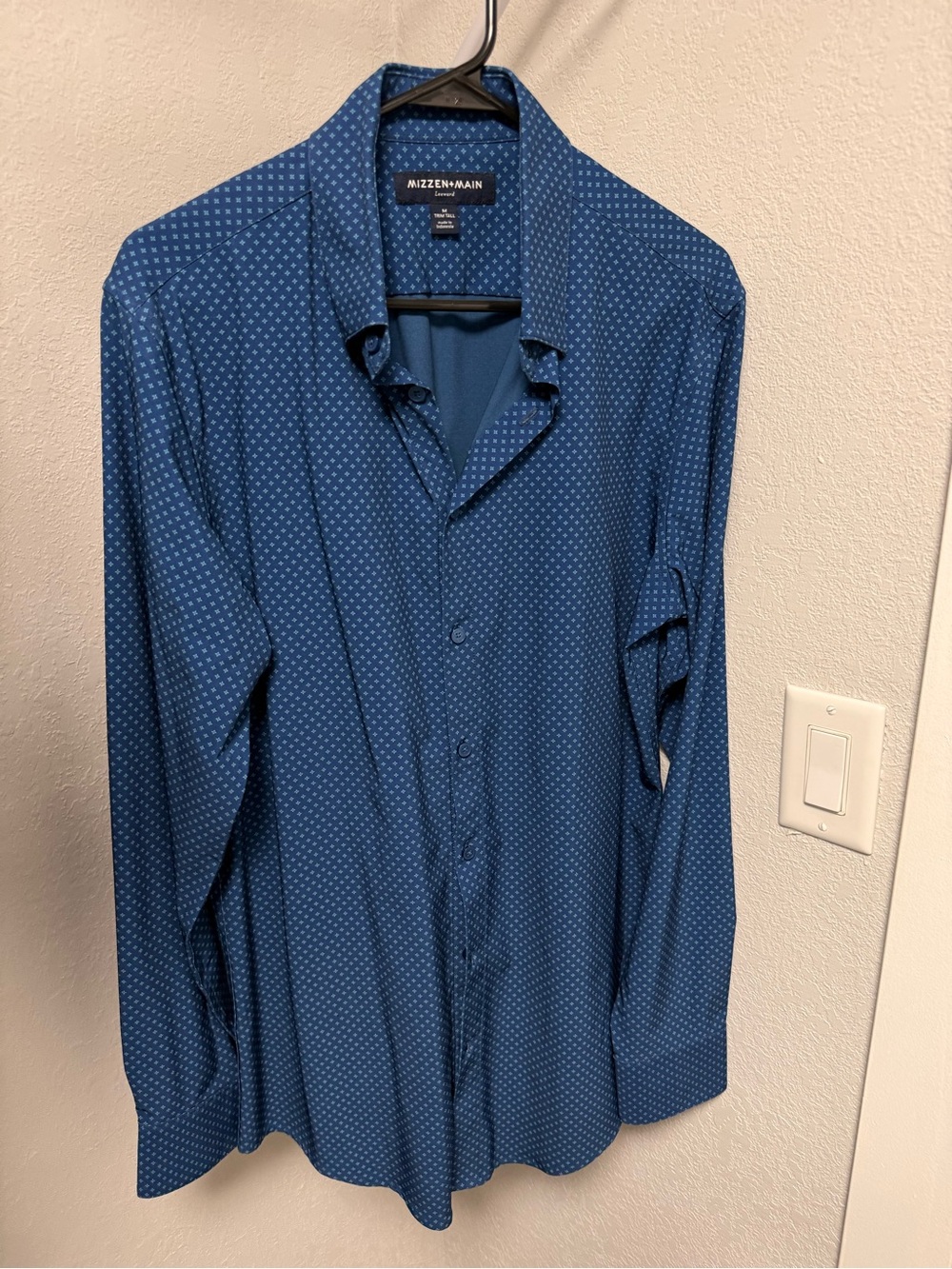 Mizzen+Main Leeward Long-Sleeve Dress Shirt-NWOT- Medium Trim Tall